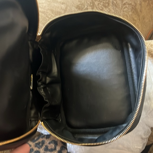 Beautiful Lambskin leather CHANEL Vanity in very good used condition - Picture 9 of 11